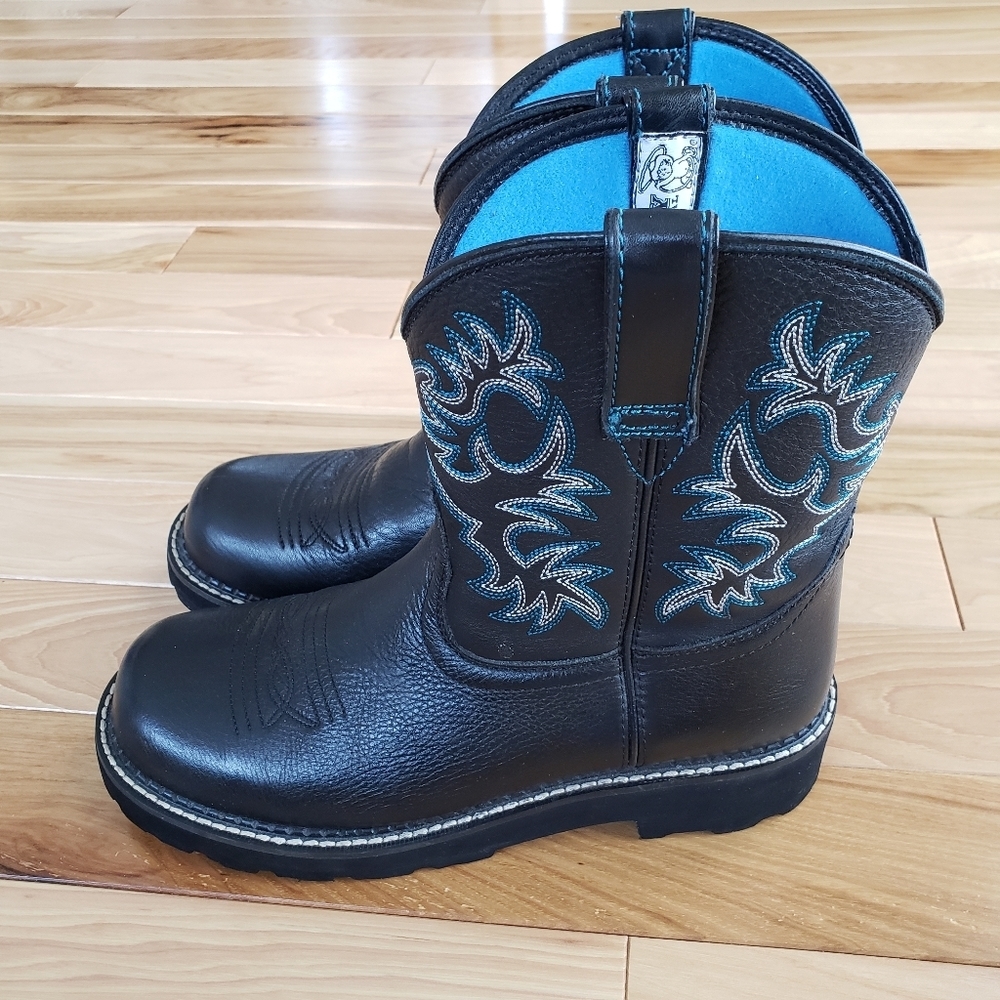 Ariat Fat Baby Cowgirl Boots Size 8.5B  Black Padding Made For Comfort New